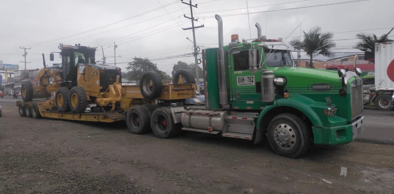 Descargue de zanjadora en proyecto de alcantarillado